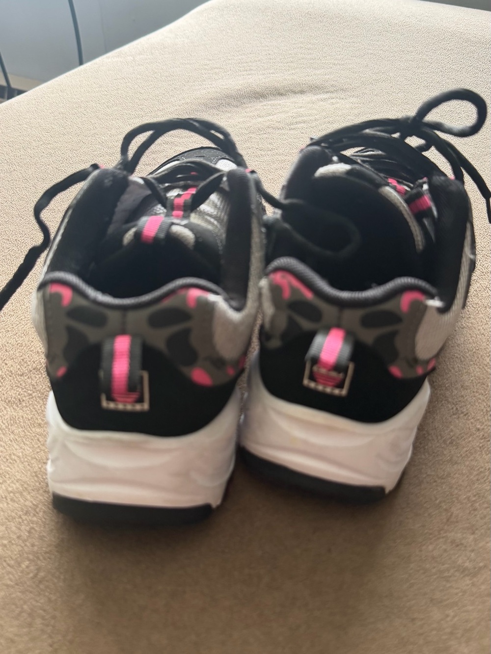 Apple Women's Black, Gray & Pink Athletic Sneaker size 5 - Picture 5 of 9